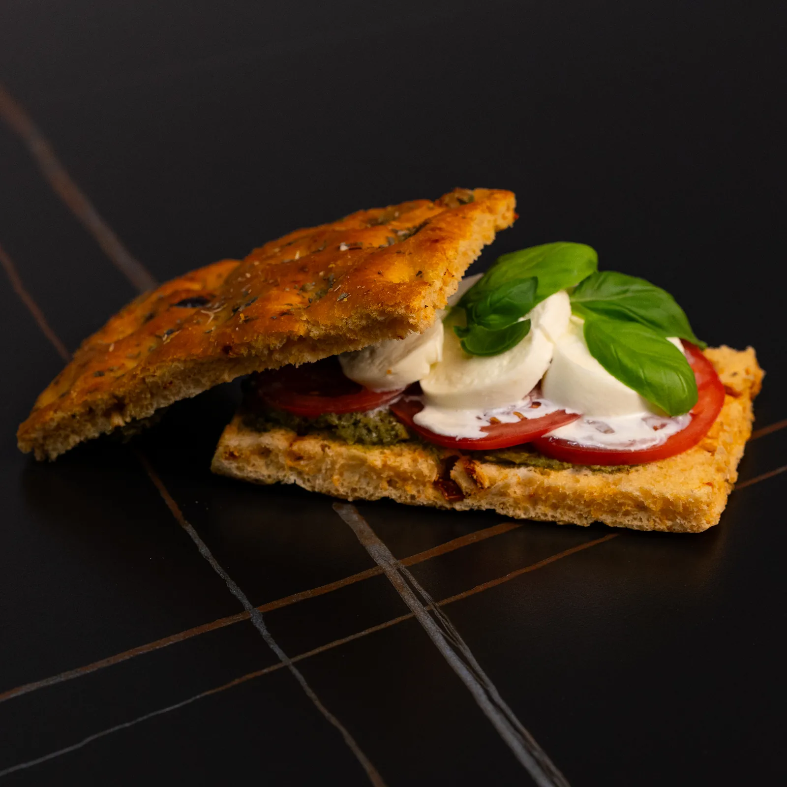 Pizza bianco z szynką i rukolą - Fratelli Polacchi