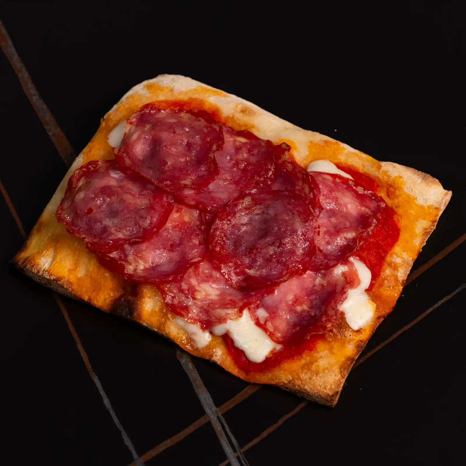 Pizza z szynką dojrzewającą - Fratelli Polacchi